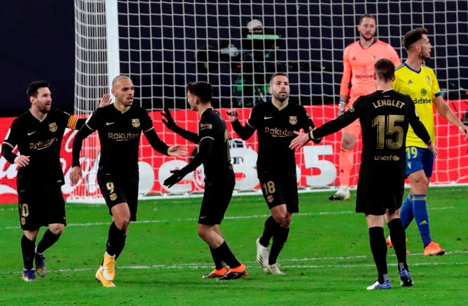  升班马波鸿爆冷终结拜仁连胜  