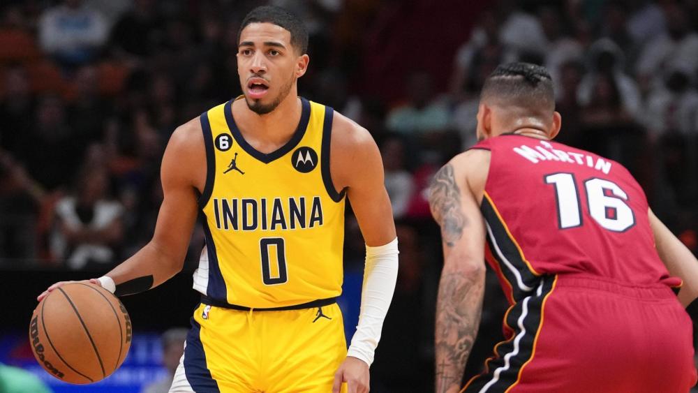  哈利伯顿妙传串联全队，步行者客场力挫尼克斯稳居前列  